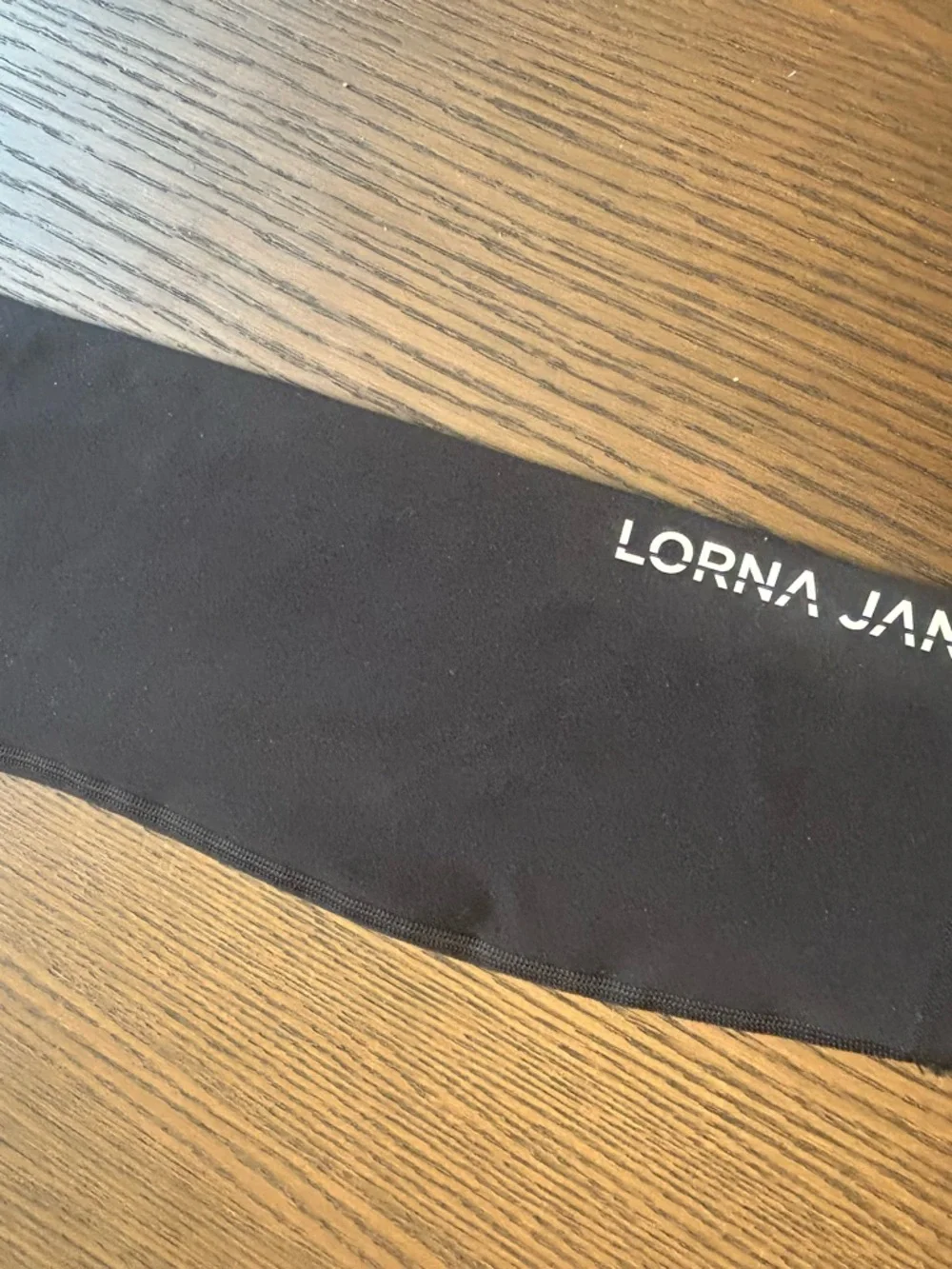 Lorna Jane Women’s Black Active Leggings Capris - Picture 2 of 6